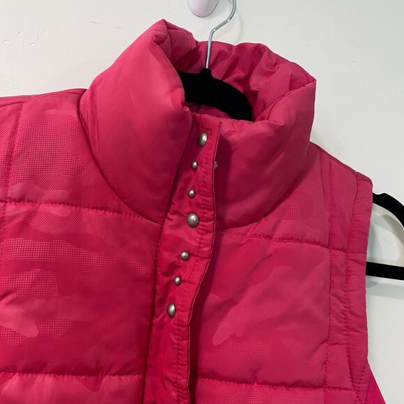 Ariat Women's Hybrid Camo Puffer Vest Stretch Side Panels Hot Pink Small - Picture 3 of 9